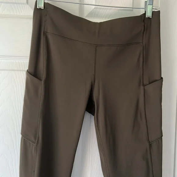 Lululemon Speed Up Tight 31" - Dark Olive sz 8 - Picture 6 of 10